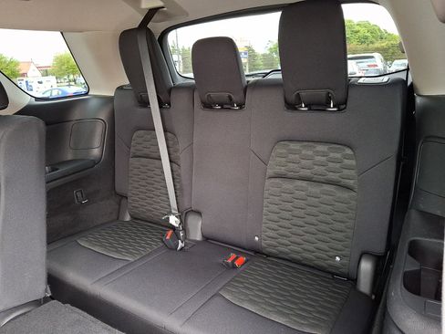 Used 2022 Nissan Pathfinder SV AWD/4WD image 11