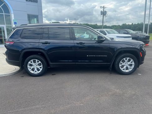 Used 2023 Jeep Grand Cherokee L Limited AWD/4WD image 11
