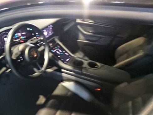 Used 2021 Porsche Taycan image 14