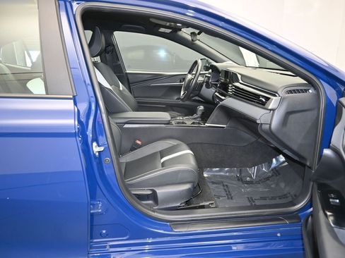 Used 2025 Toyota Camry SE image 26