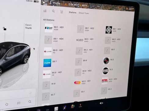 Used 2023 Tesla Model Y Long Range AWD/4WD image 22