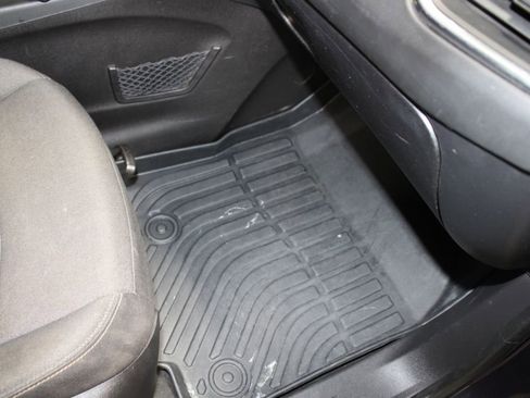 Used 2018 Chevrolet Equinox LT image 21