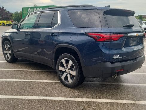 Used 2023 Chevrolet Traverse LT w/ LT Premium Package AWD/4WD image 3