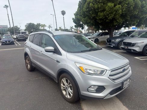 Used 2018 Ford Escape SE FWD image 21