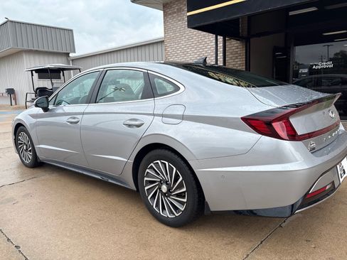 Used 2023 Hyundai Sonata Limited w/ Cargo Package FWD image 10