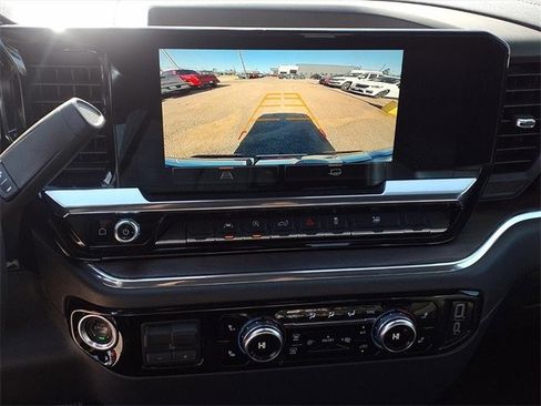 Used 2025 GMC Sierra 1500 SLT image 6