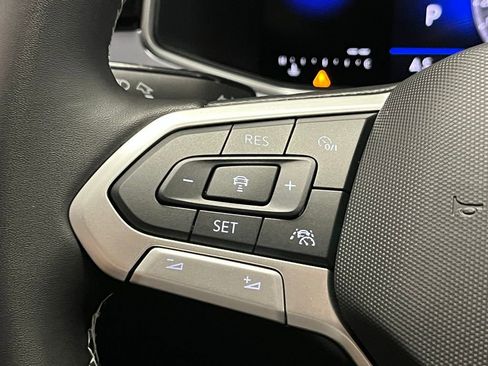 New 2025 Volkswagen Taos SE image 24