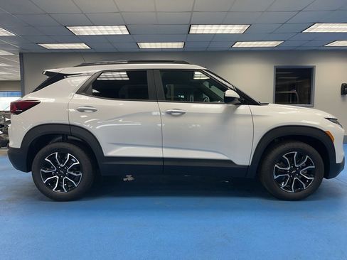 New 2025 Chevrolet TrailBlazer ACTIV w/ Convenience Package image 2