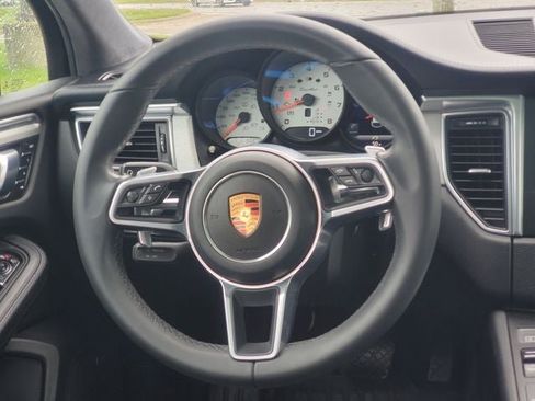 Used 2018 Porsche Macan Turbo AWD/4WD image 26