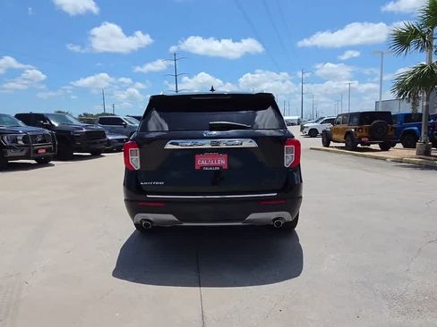 Used 2021 Ford Explorer Limited w/ Equipment Group 301A RWD image 7