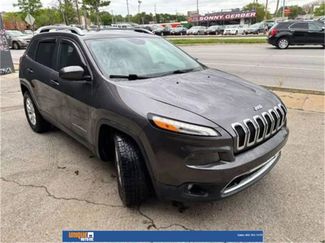 Used 2016 Jeep Cherokee Latitude w/ Comfort/Convenience Group image 1