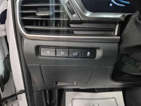Used 2025 Kia Telluride S AWD/4WD image 17