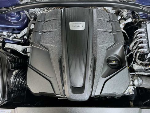 Certified 2023 Porsche Macan S AWD/4WD image 31