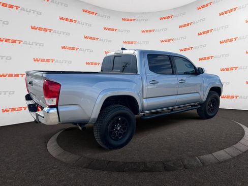 Used 2019 Toyota Tacoma SR5 AWD/4WD image 5