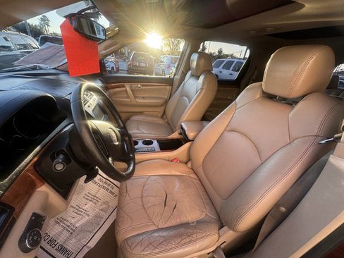 Used 2008 Saturn Outlook XR w/ Luxury Package image 8