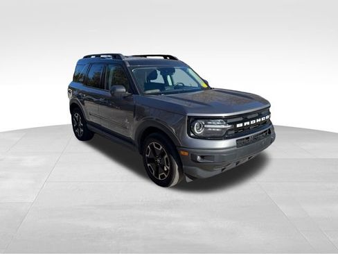 Used 2022 Ford Bronco Sport Outer Banks w/ Tech Package image 2