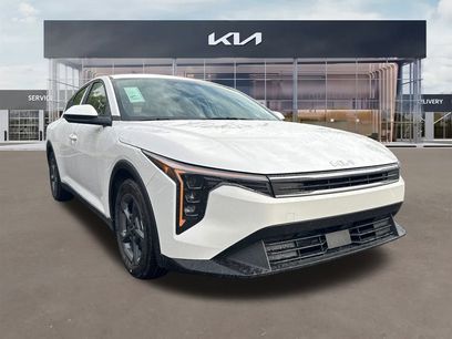 New 2025 Kia K4 LXS