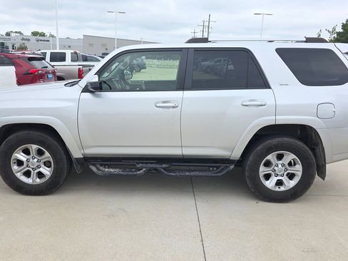 Used 2022 Toyota 4Runner SR5 AWD/4WD image 2
