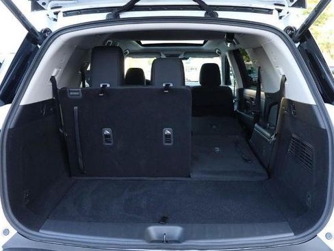 Certified 2025 Nissan Pathfinder SV w/ SV Premium Package FWD image 8