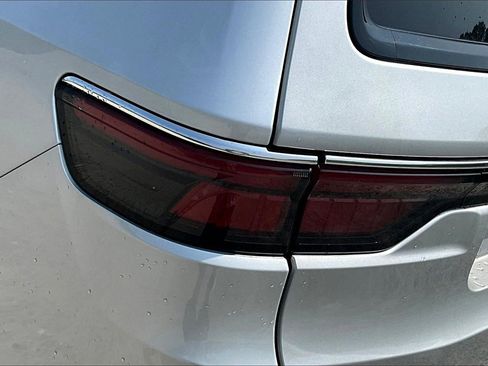 Used 2024 Jeep Wagoneer Series III image 29