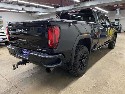 Used 2021 GMC Sierra 3500 Denali w/ Denali Black Diamond Edition image 5
