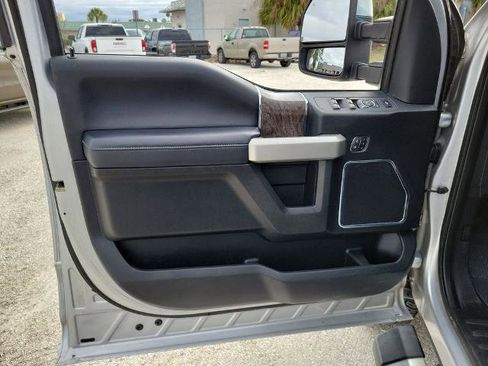 Certified 2019 Ford F250 Lariat w/ Chrome Package image 22