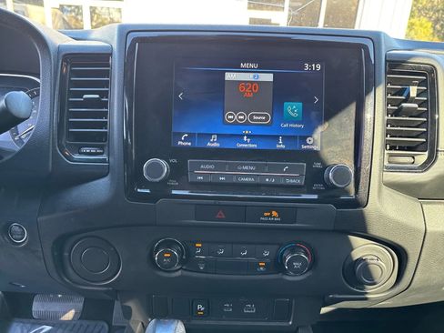 Used 2023 Nissan Frontier SV w/ Midnight Edition Package RWD image 17