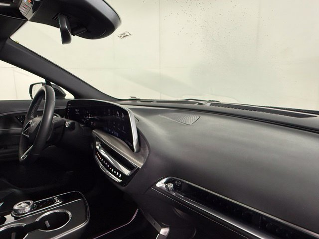 Certified 2024 Cadillac Lyriq Luxury AWD/4WD image 28