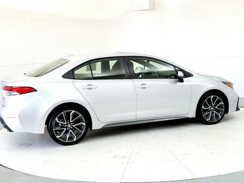 Certified 2021 Toyota Corolla SE w/ SE Premium Package FWD image 6