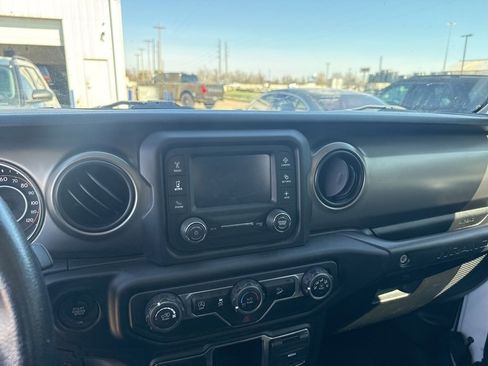 Used 2018 Jeep Wrangler Unlimited Sport image 10