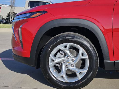 New 2026 Chevrolet Trax LS w/ LS Convenience Package FWD image 11