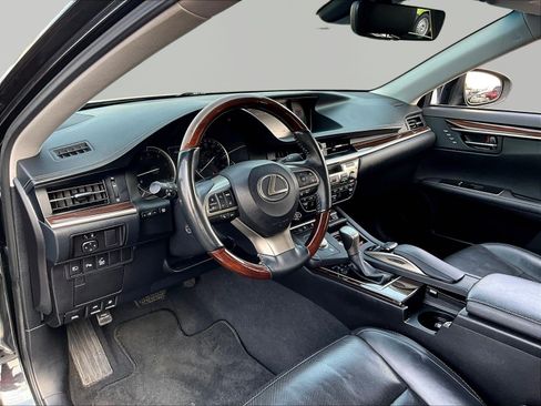 Used 2017 Lexus ES 350 w/ Ultra Luxury Package FWD image 17
