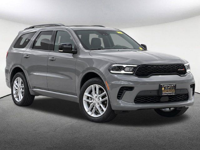 Used 2025 Dodge Durango GT AWD/4WD image 2