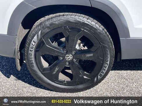 Certified 2025 Volkswagen Taos SE w/ Taos Adventure Package (SXB) image 7