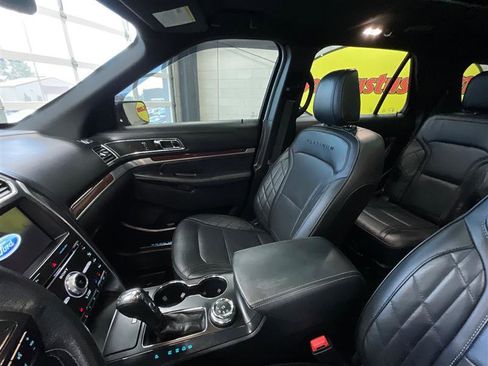 Used 2018 Ford Explorer Platinum AWD/4WD image 11