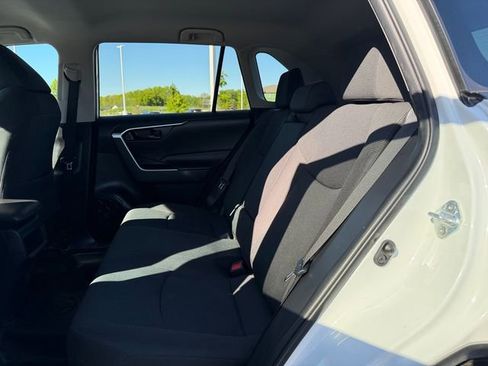 Certified 2021 Toyota RAV4 LE AWD/4WD image 15