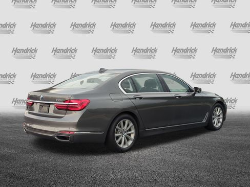 Used 2018 BMW 750i RWD image 10