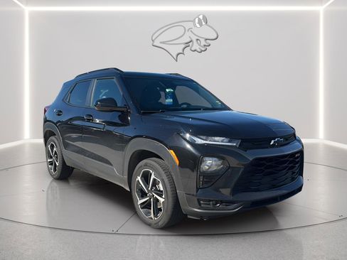 Used 2022 Chevrolet TrailBlazer RS w/ Technology Package image 3