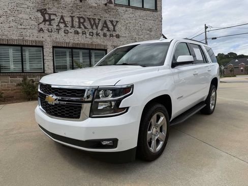Used 2020 Chevrolet Tahoe LT w/ Luxury Package RWD image 3