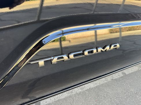 Used 2025 Toyota Tacoma TRD Sport image 26