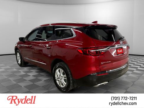 Used 2021 Buick Enclave Essence w/ Sound and Sites Package AWD/4WD image 3