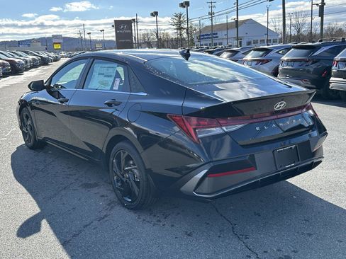 New 2026 Hyundai Elantra SEL Sport Premium FWD image 5