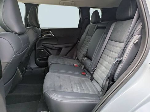 New 2026 Mitsubishi Outlander SE FWD image 15