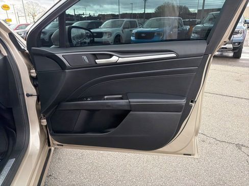Used 2017 Ford Fusion Titanium image 22