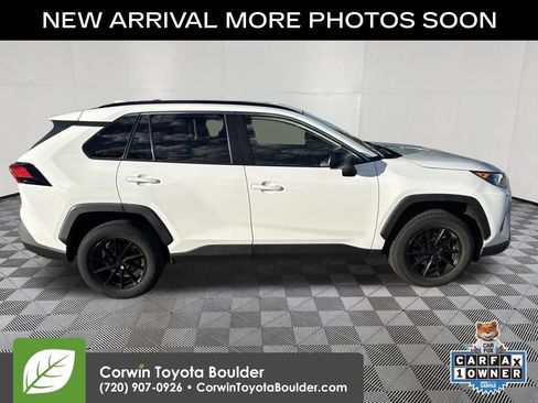 Used 2019 Toyota RAV4 LE w/ Carpet Mat Package AWD/4WD image 9