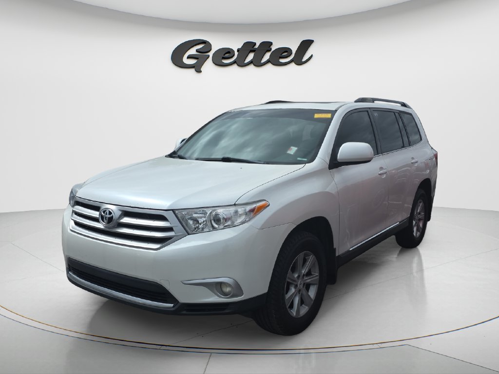 Used 2012 Toyota Highlander SE w/ Tow Pkg FWD image 1