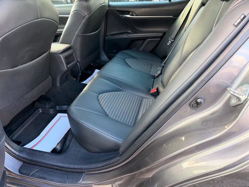 Used 2020 Toyota Camry SE image 12