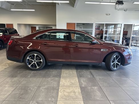 Used 2015 Ford Taurus SEL w/ Equipment Group 201A image 10