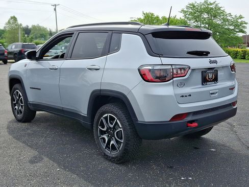 Used 2025 Jeep Compass Trailhawk w/ Sun & Sound Group AWD/4WD image 21