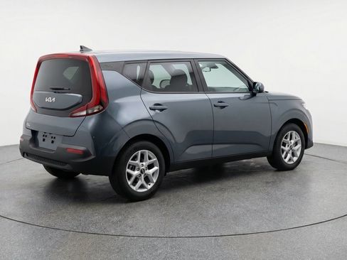 Used 2025 Kia Soul LX w/ LX Technology Package FWD image 9